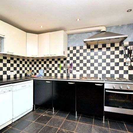 Spacious Holiday Home In Lierneux With Garden Екстериор снимка