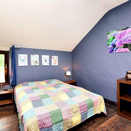 Spacious Holiday Home In Lierneux With Garden Екстериор снимка