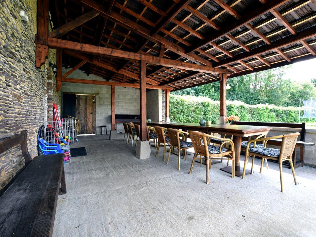 Spacious Holiday Home In Lierneux With Garden Екстериор снимка
