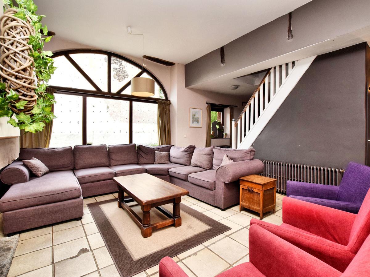 Spacious Holiday Home In Lierneux With Garden Екстериор снимка