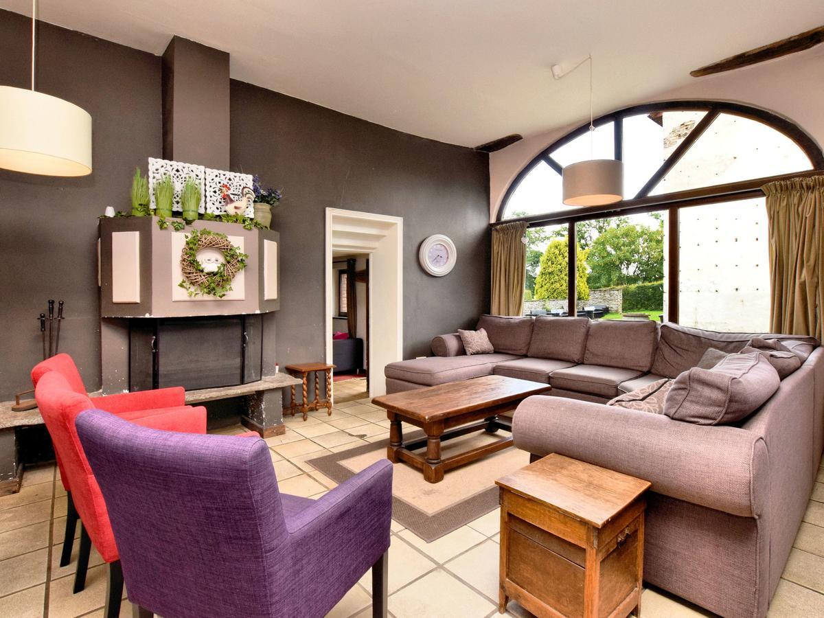 Spacious Holiday Home In Lierneux With Garden Екстериор снимка