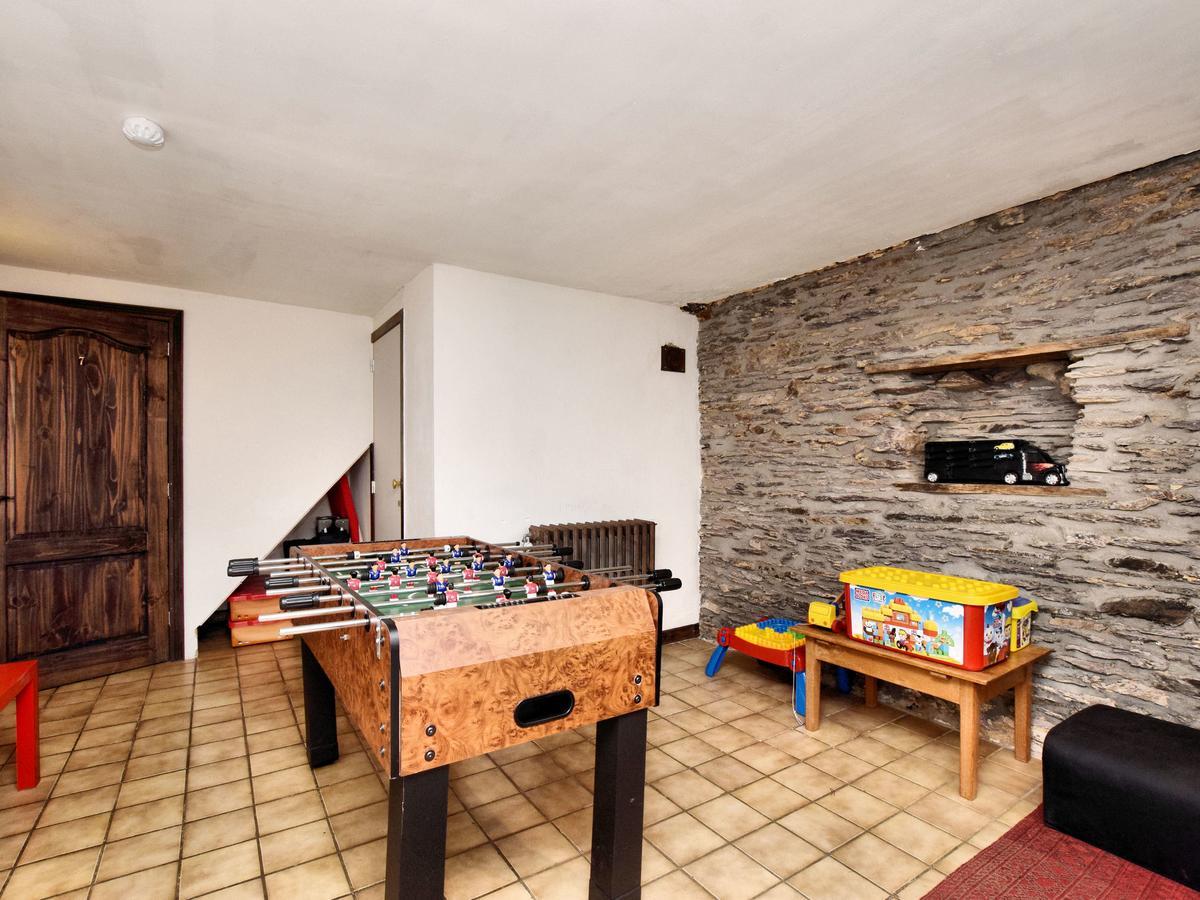 Spacious Holiday Home In Lierneux With Garden Екстериор снимка