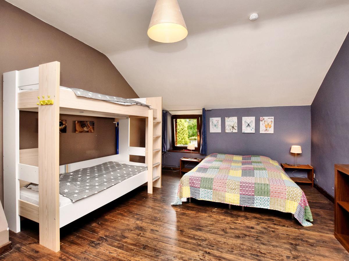 Spacious Holiday Home In Lierneux With Garden Екстериор снимка